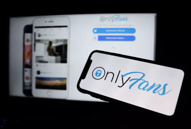 OnlyFans señaló que la decisión de prohibir videos sexuales explícitos está sustentada en la supervivencia financiera del sitio.