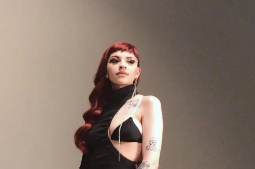 Cazzu tiradera a Belinda (12).jpg