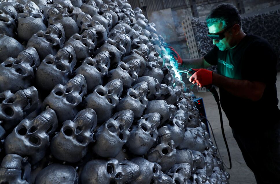Escultor turco crea arte con tema de la inmortalidad