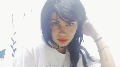 Localizan con vida a Frany Arteaga, artista y maestra desaparecida en galería de Guadalajara. En la imagen se observa una imagen de la artista antes de ser víctima de la delincuencia.