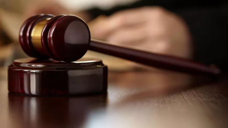 Se amparan familiares de magistrado culpado de presunto abuso sexual