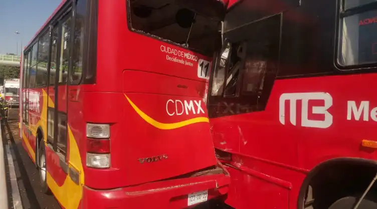 choque metrobuses.jpg
