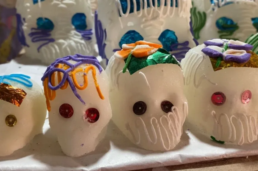 día-de-muertos-2023-México-calaveritas-de-azucar-venta