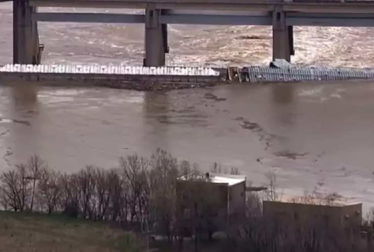 Otra derrama tóxica en Ohio; embarcación tiró toneladas de metanol