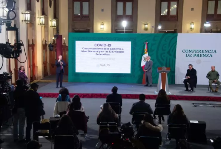 Los primeros maestros en vacunarse contra la Covid-19 est&aacute; en Campeche. 