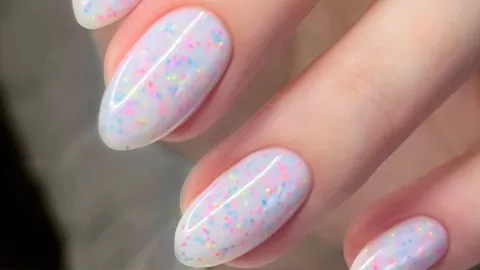 uñas minimalistas pascua 2026