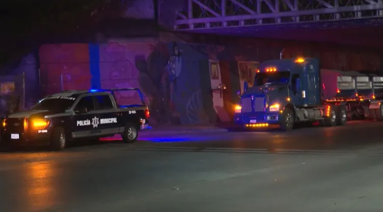 Roban camiones y abandonan a choferes maniatados en Zapopan