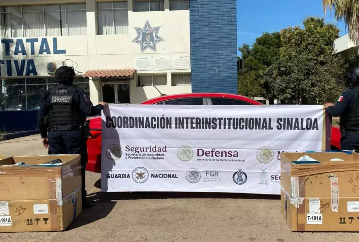 Roban carro con cajas de paquetería en Culiacán y lo recuperan