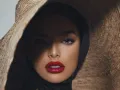 Nadia Ferreira con maxi sombrero..jpg