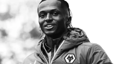 Muere Ethan McLeod, canterano del Wolverhampton, tras accidente automovilístico.jpg