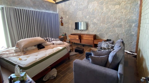 interior de la vivienda Mencho