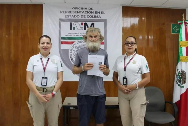 náufrago australiano regulariza su estancia en México