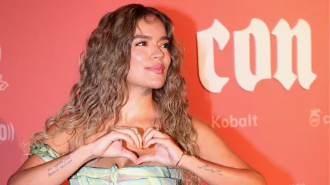 Karol G canta “Así no te amará jamás” de Amanda Miguel en San Miguel de Allende y se roba el show