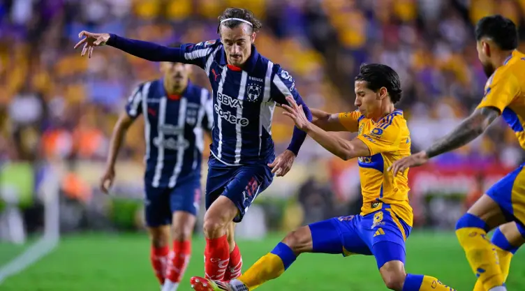 Posible roja para Jordi Cortizo por falta vs Tigres
