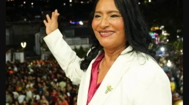 Abelina López solicita licencia para buscar gubernatura de Guerrero, su salida reaviva polémicas y señalamientos