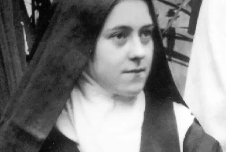 Esto es lo que se le puede pedir a Santa Teresita del Niño Jesús: Oración y qué hizo