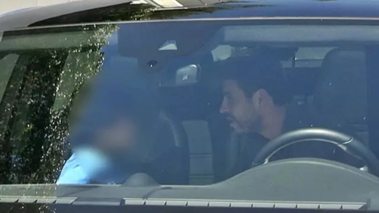 Pique en camioneta con su hijo.