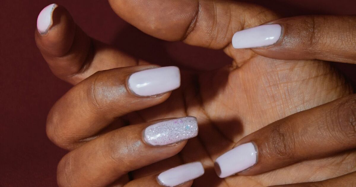 Revolucionan la manicura con uñas que cambian de color en 5 segundos