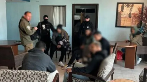 79 migrantes en Tijuana hacinados en cuartos de hoteles