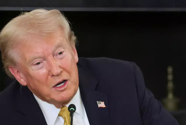 Trump cancela negociaciones comerciales con Canadá