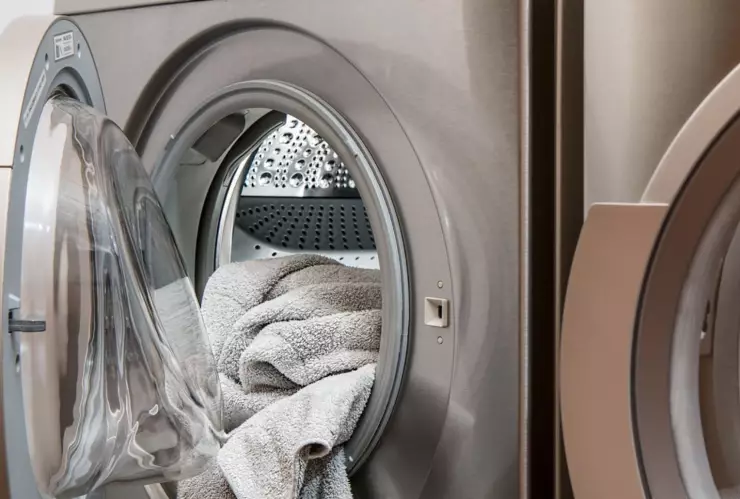 Cuida tu lavadora así puedes evitar que se percuda