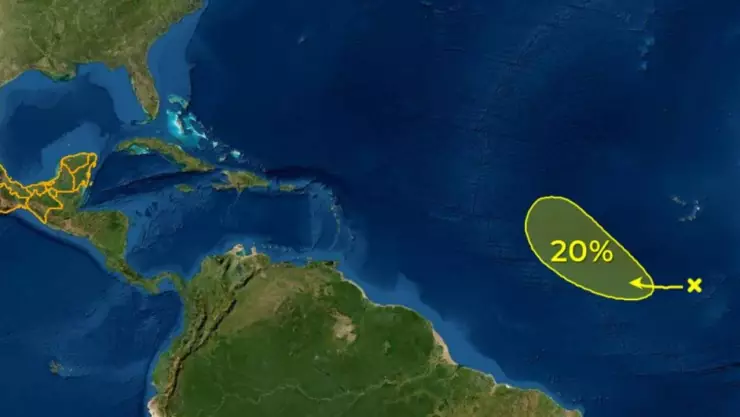 Vigilan zona de baja presión asociada con onda tropical