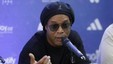 Ronaldinho le da la espalda a brasil copa america
