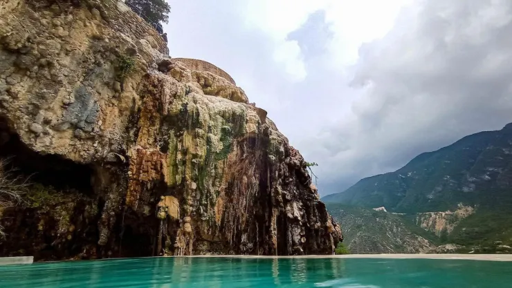 Niño de 4 años se ahoga en Grutas de Tolantongo, Hidalgo, iba de vacaciones.