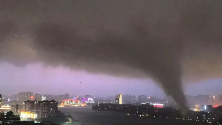 Tornado en China deja muertos y heridos