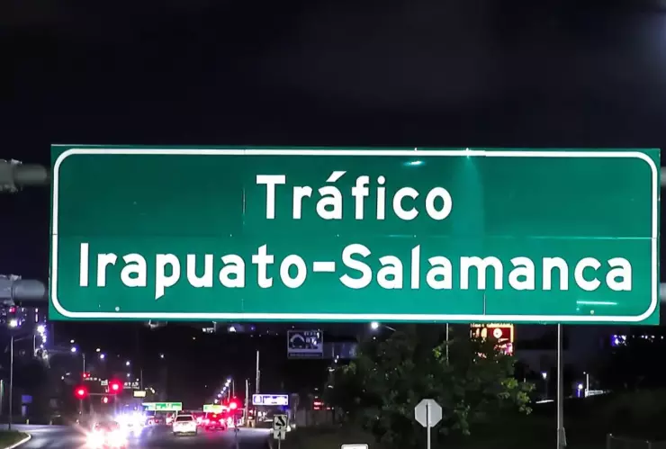 Tráfico vespertino carretera Irapuato-Salamanca hoy jueves 11 de diciembre.jpg