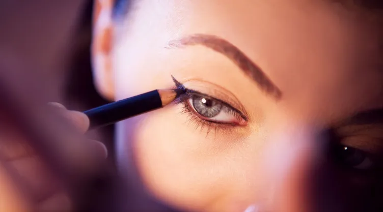 ¿Cuál es el delineado que rejuvenece tu mirada? ¡Escoge tu favorito!