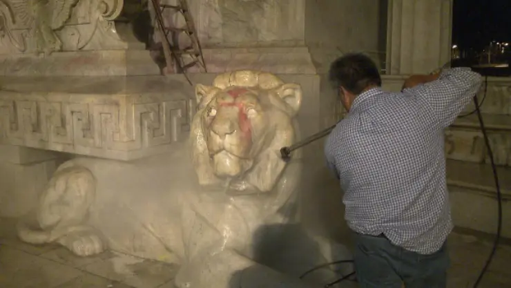 LIMPIEZA-DE-MONUMENTOS-VANDALIZADOS.jpg