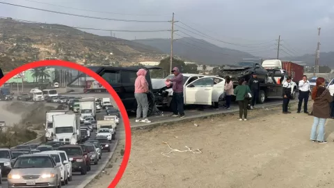 Carambola en bulevar 2000 deja varios lesionados y fuerte caos vial en Tijuana