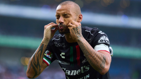 Joao Pedro, delantero del Atlético de San Luis, anota ante Rayados en la Jornada 13 de la Liga MX.