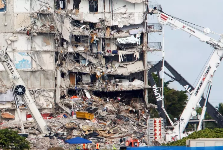 Miami demolición edificio.jpg