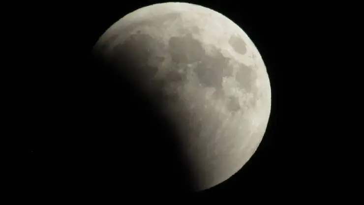 Eventos astronómicos septiembre 2024_ Cuándo será el eclipse Luna y dos lluvias de estrellas.jpg
