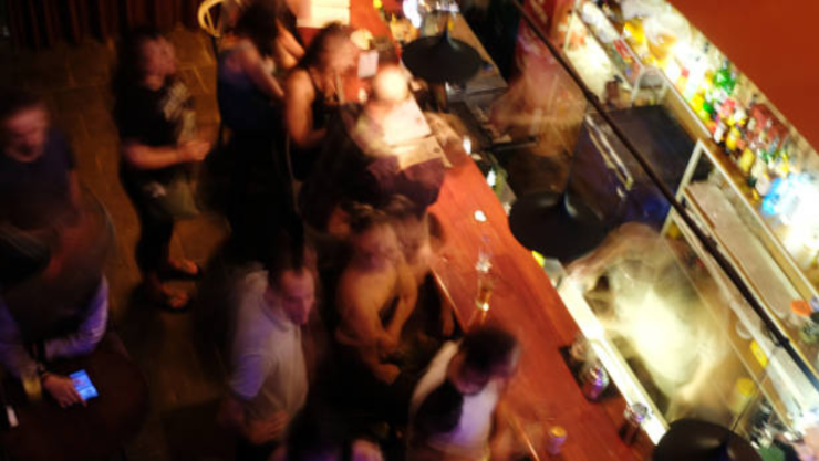 Masacre en bar de Sudáfrica 9 muertos y 10 heridos domingo 21 diciembre 2025.png