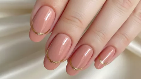 Uñas color nude con rosa