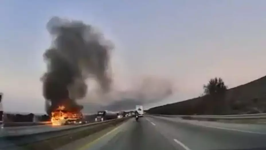 Incendio de autobús en Arco Norte: 40 pasajeros escapan de las llamas en Pachuca