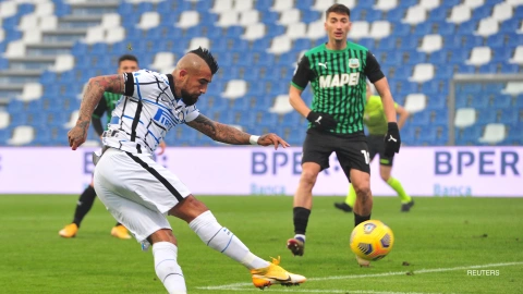 Arturo Vidal dispara ante Sassuolo