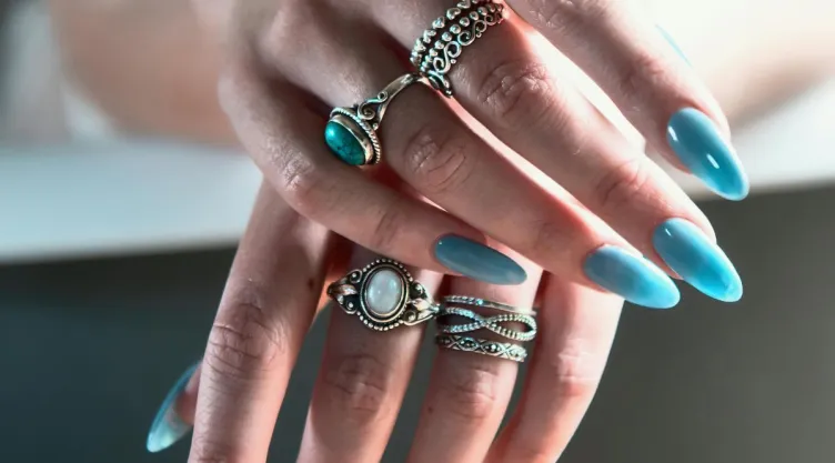 3-diseños-uñas-cuadradas-clasicos-primavera.jpg