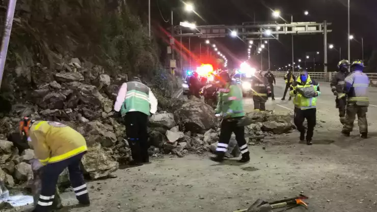 DESLAVE CERRO ZACATENCO.jpeg