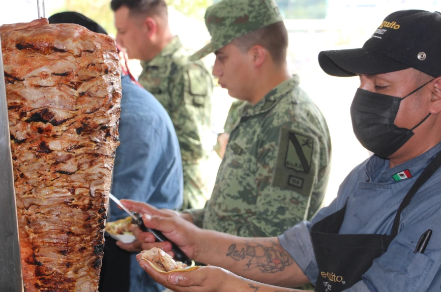 Todos nuestros voluntarios agradecen su enorme apoyo y comida.