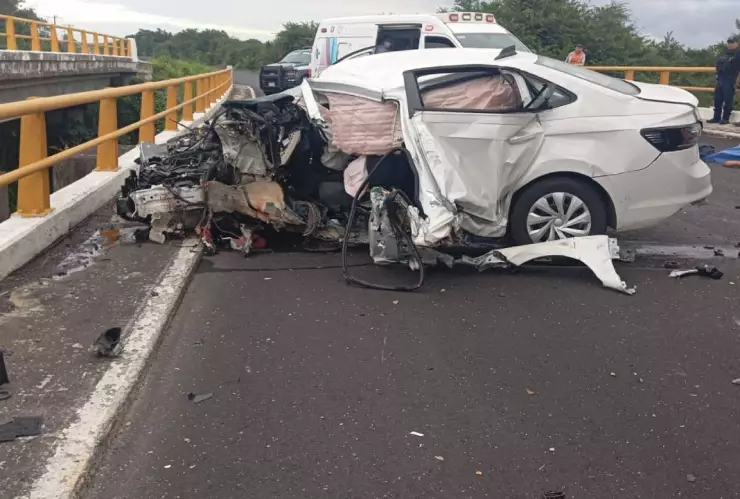 Padre e hijo mueren en autopista Santa Fe-Paso del Toro.
