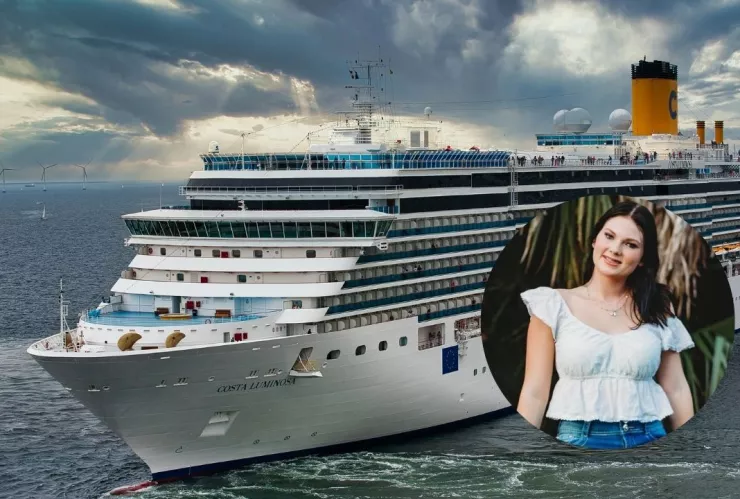 Foto de crucero sobre el mar y de Anna Kepner
