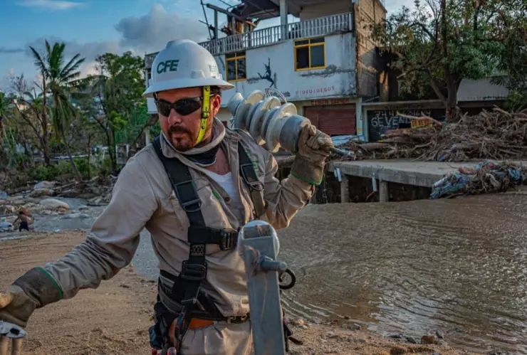 Trabajador de la CFE en México