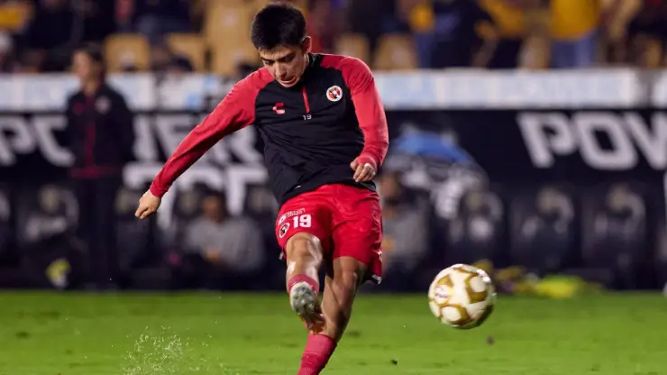 Gilberto Mora goles