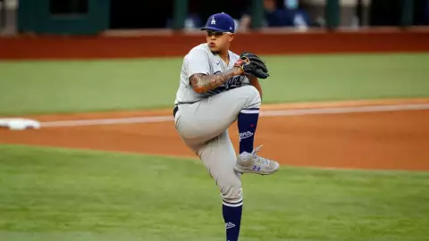 Julio Urías brilla con Dodgers.jpg