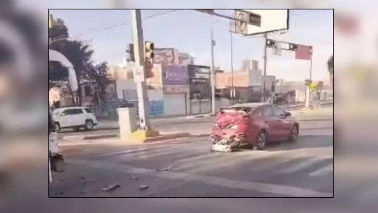 Choque en bulevar Morelos, en León