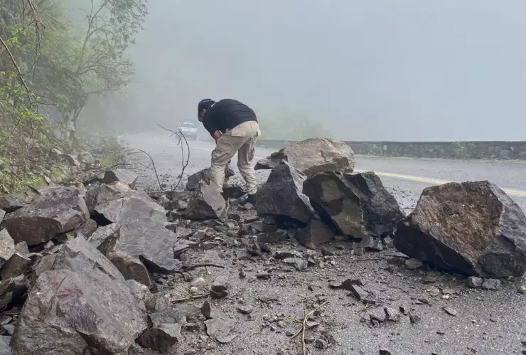 Deslave en la Carretera Libre en Concordia